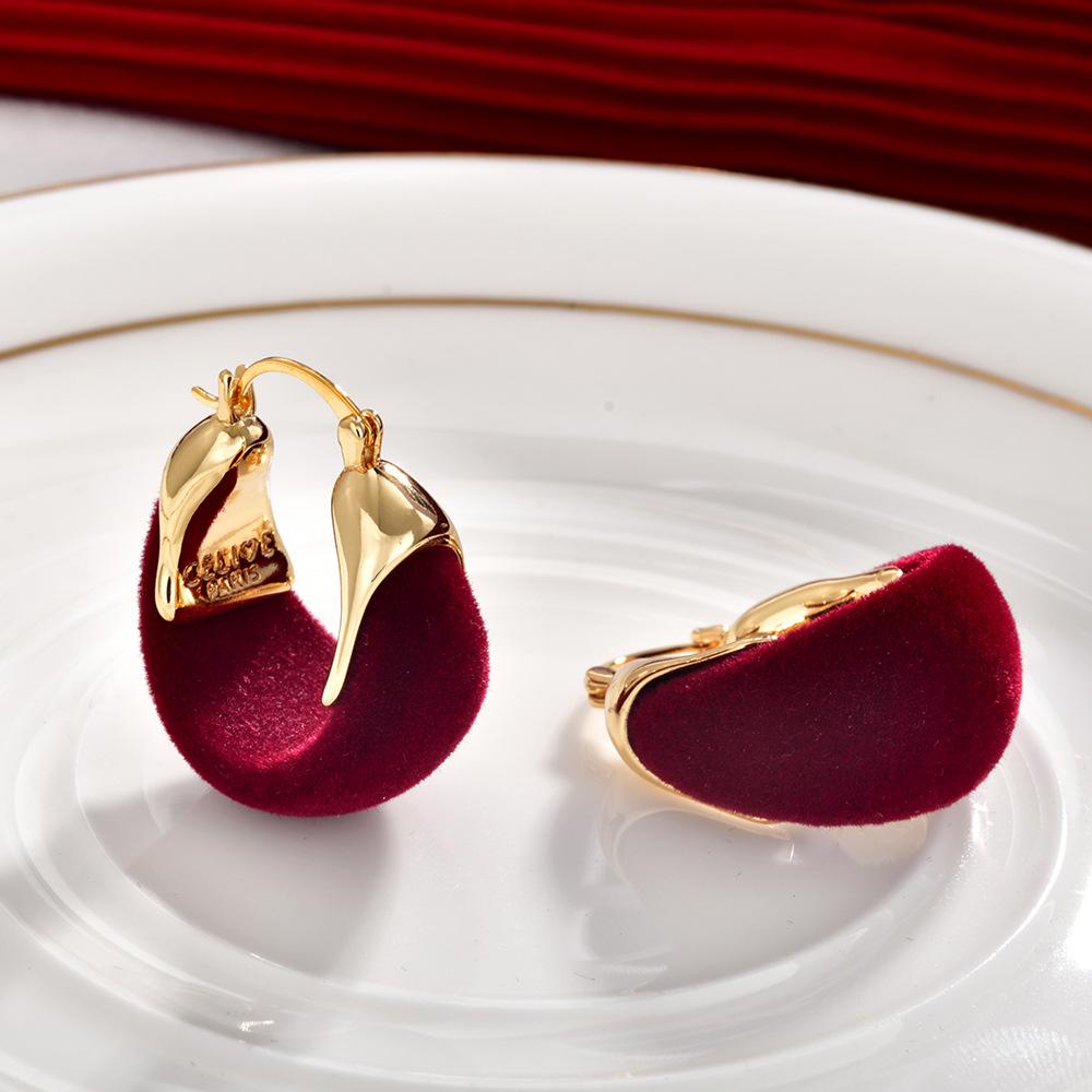 2026 Autumn Winter Maillard Leopard Print Flocking Hoop Earrings - Vintage Velvet Burgundy Ear Buckles for Women Niche Design Jewelry