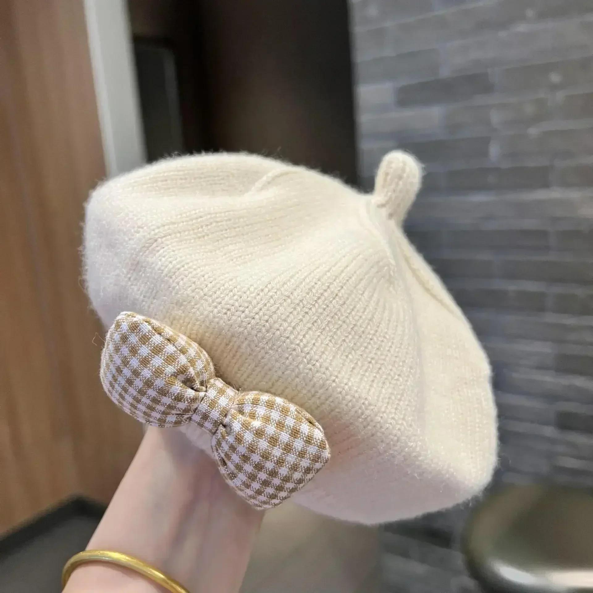 

Цветочная детская шапка-берет, однотонная зимняя теплая вязаная шапка-бини для маленьких девочек, корейские шапки для принцесс, художников и художников 3-48 months