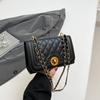 2025 spring new fashion versatile high sense diamond chain shoulder messenger bag this year popular small square bag women