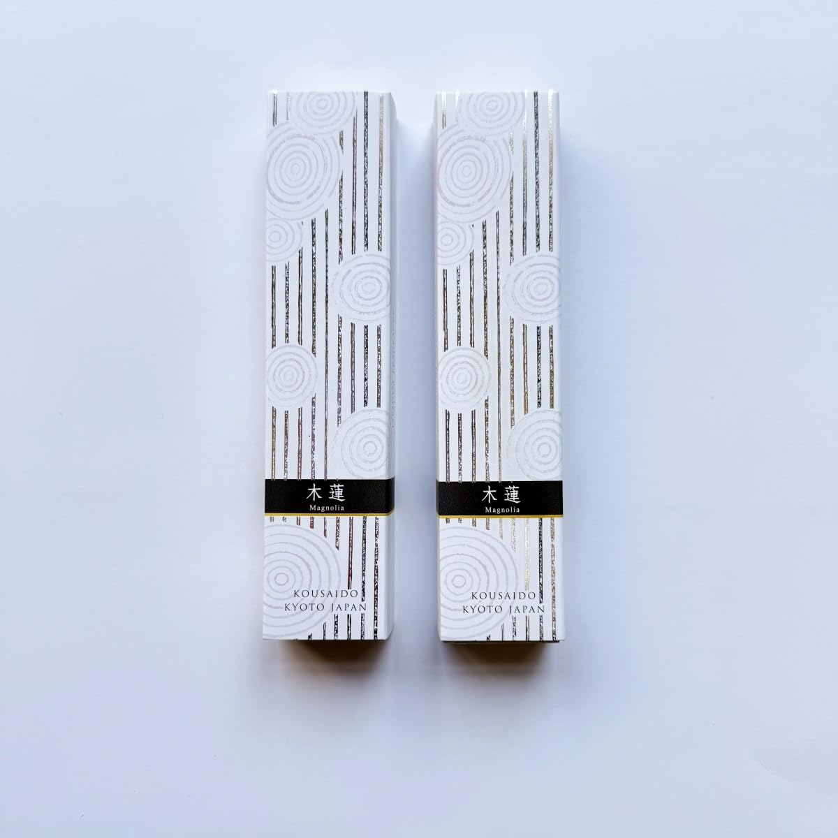 

Ароматические палочки Hyakurakuko Kyoto Kosaido для благовоний, исцеления, подношения Будде (2 Магнолии)