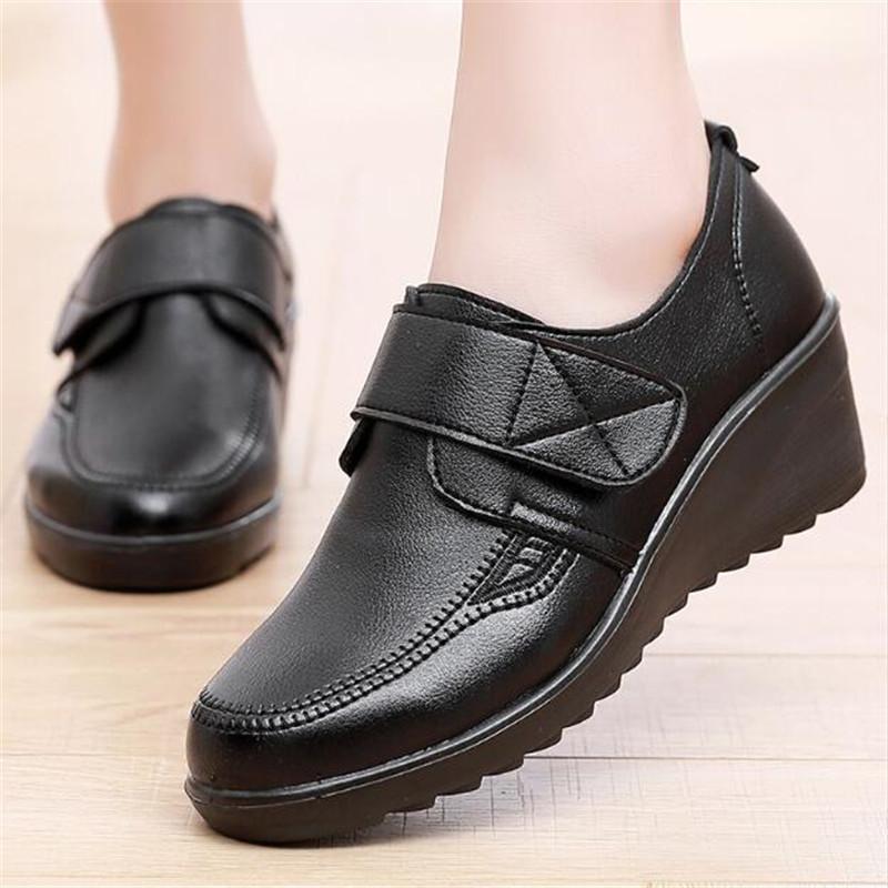 Fashion Spring Women Wedge Shoes Casual Loafers Female Black Soft Genuine Leather Flat Mother Shoes Comfort Female Black Work Shoes