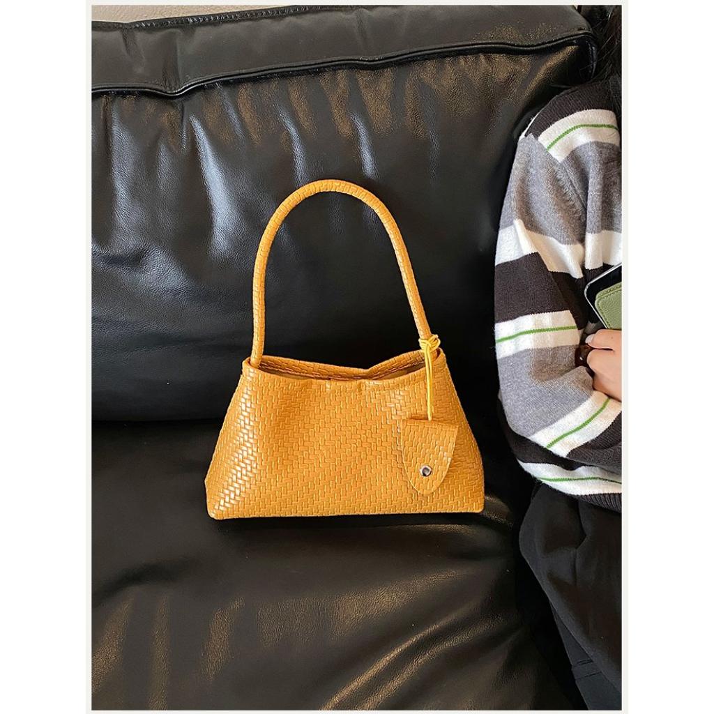 Xeie Thuk Shoulder Bag Women PU Woven Texture Daily Commute