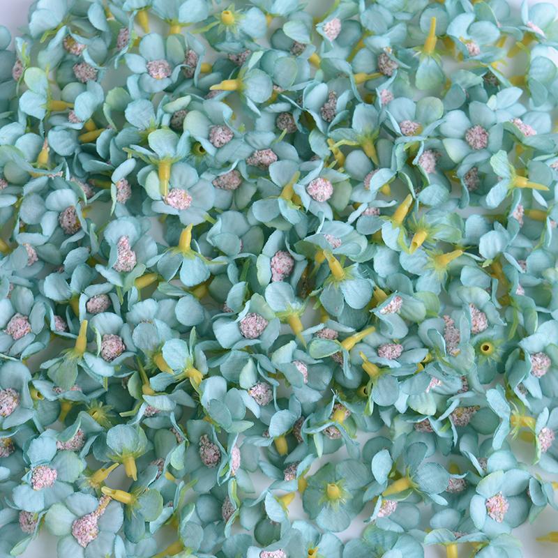 50/100 Stück Mini Gänseblümchen Künstliche Blumenköpfe Seide DIY Bilderrahmen Foto Requisiten Heimdeko Muttertag Hochzeit Dekoration