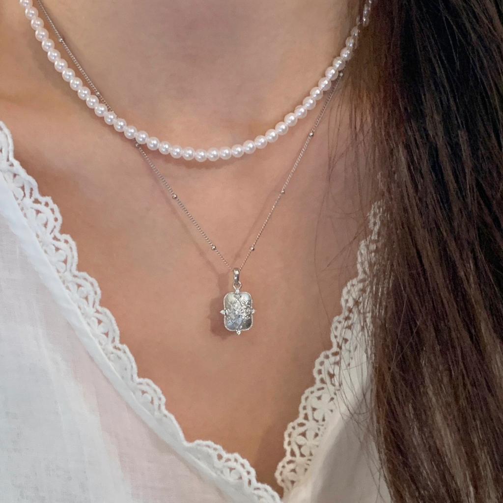 S925 Silver French Retro Iris Necklace Femininity Light Luxury Brushed Craftsmanship Exquisite Pendant Necklace