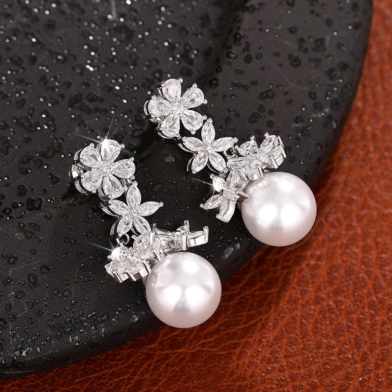 Middle Eastern Princess Imitation Pearl Earrings for Women, Lady Flower Flower Ornaments, Elegant Light Luxury Earrings