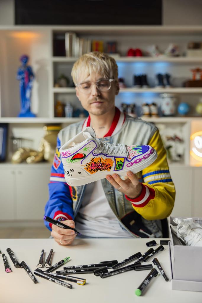 Sharpie Acrylmarker 12 Farben Kunstmarker F Mittlere Spitze Pigmenttinte 2201070 Wasserbasiert