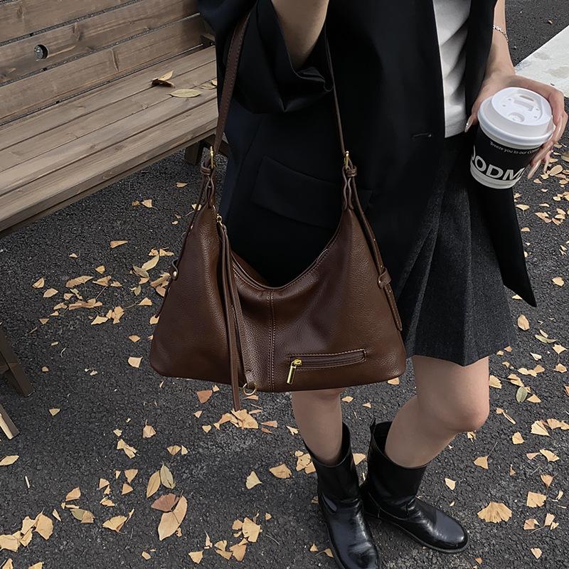 High-end, Fashionable, Large-capacity Single-shoulder Bag, Commuter Bag, Retro Crossbody Tote Bag