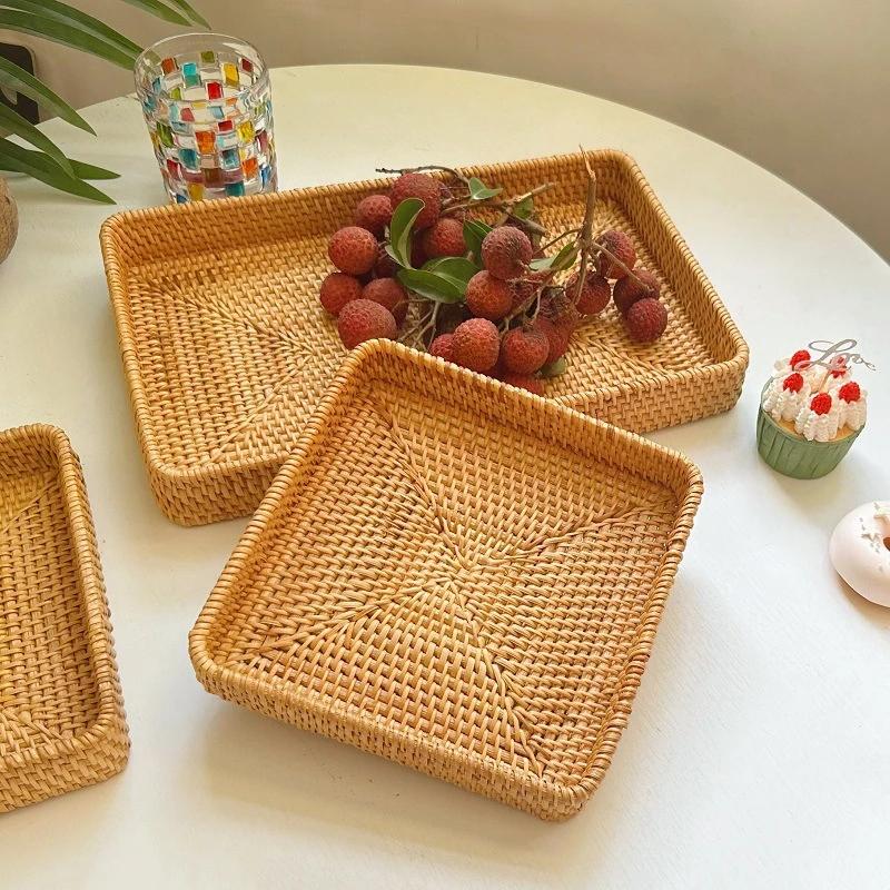 Handgefertigter Rattan-Fruchtkorb Haushaltsaufbewahrungskorb Esstisch Frühstückssnack Brot Süßigkeiten Teller Handgewebter Tablettkorb