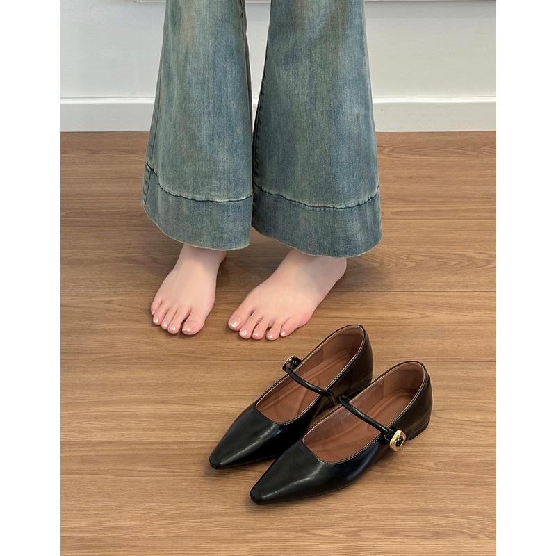 

Sheepskin version~ Genuine leather flat bottom inner height increase pointed silver light mouth single shoes women s French retro Mary Jane small 35