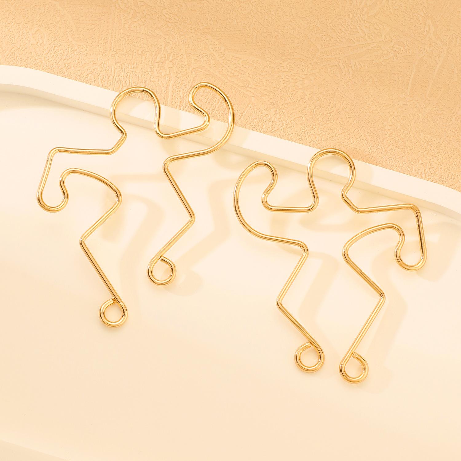 

Новые поступления мода креатив смешной юмор полые спортивные фигурки нестандартные серьги для женщин 1 pair золотистый