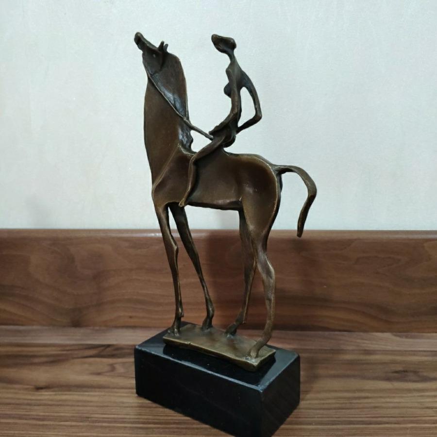 Copper Crafts Woman Figurine Handmade Classy Bronze Abstract Sculpture Lady Ridding Statue Vintage Home Office Table Decoration