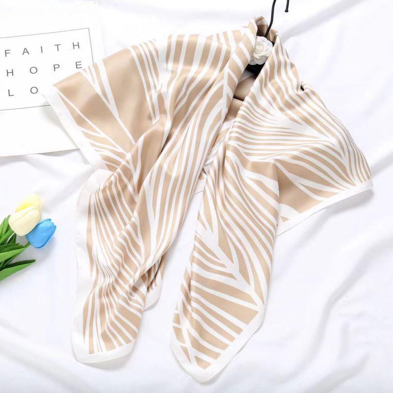 Black and White Animal Print Faux Silk Twill Scarf - 90x90CM Autumn/Winter Shawl for Women