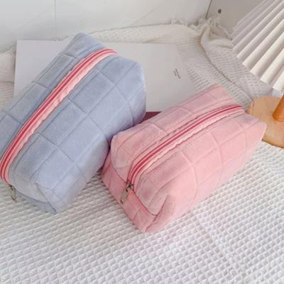 Cute Plush Makeup Bag Portable Travel Small Cosmetic Bags Solid Color Zipper Toiletry Bag Washing Pouch Storage Bags for Women
