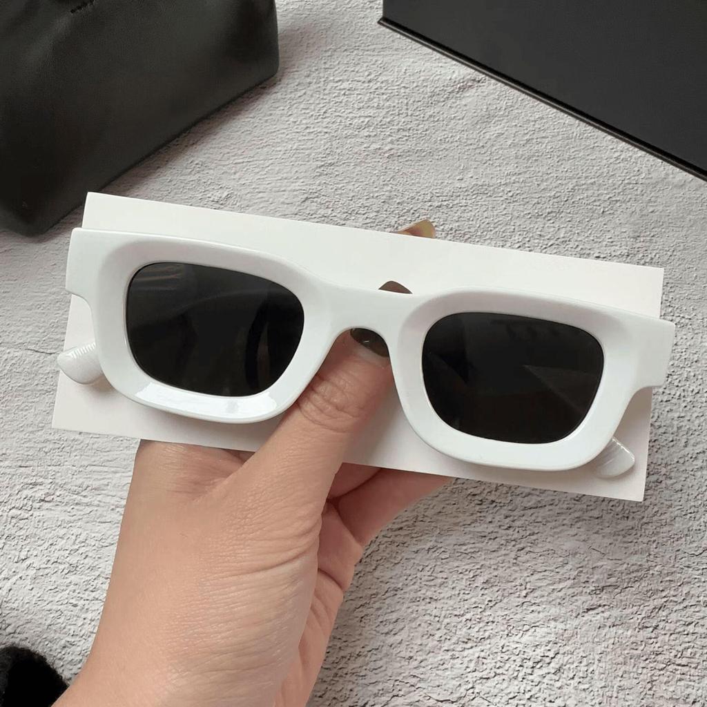 New Trendy Square Frame Sunglasses - Unisex Retro Style with Anti-UV Protection.