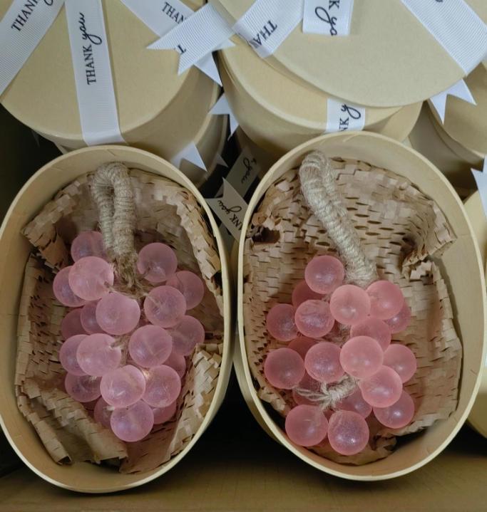 TK Transparent Grape Cluster Soap: Handmade, Long-Lasting Fragrance, Realistic Fruit Shape for Bathing and Hand Washing.