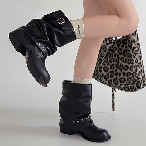 Simple design wind rivet belt buckle stack boots 2025 winter fashion retro wind thick heel loose knight boots