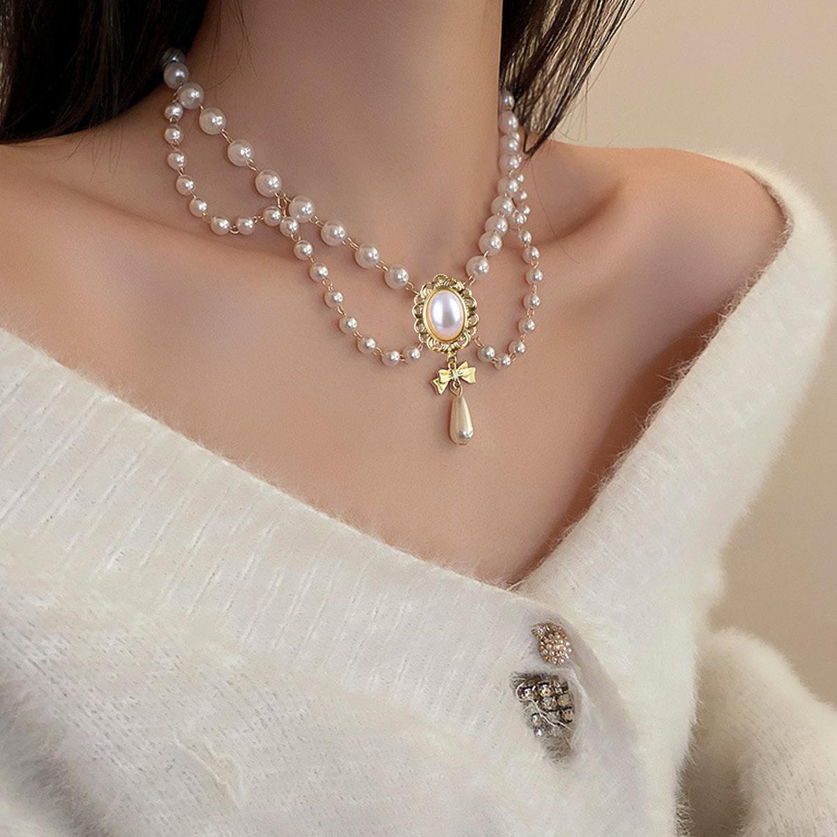 Elegant French Pearl Clavicle Necklace - 2024 Trendy Light Luxury Jewelry for Women золотой