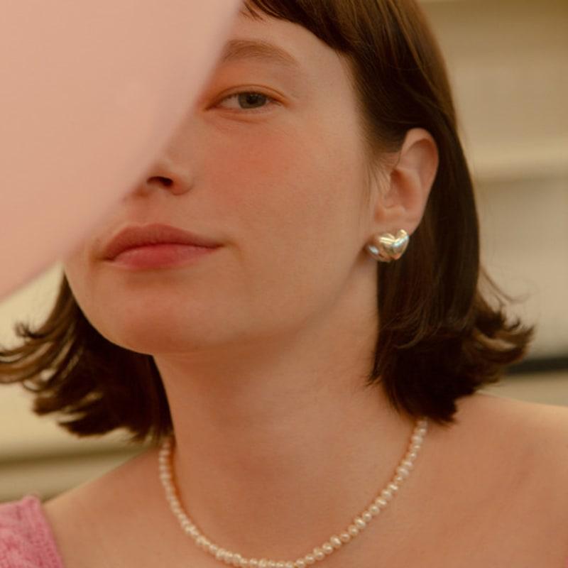 

FINDELISE Signature Freshwater Pearl Necklace Option 1 Pearl 4mm