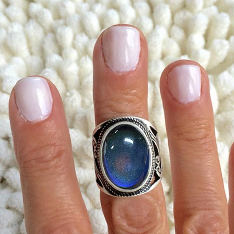 Huitan Vintage Lady Rings Big Oval Plastic Stone Daily Wear Party Unique Retro Women Accessories Noble Jewelry Drop Shipping