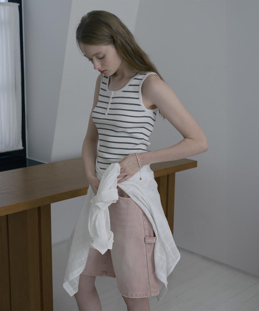 JUCYJUDY Striped Sleeveless Henley Neck Knit J1Kt020B