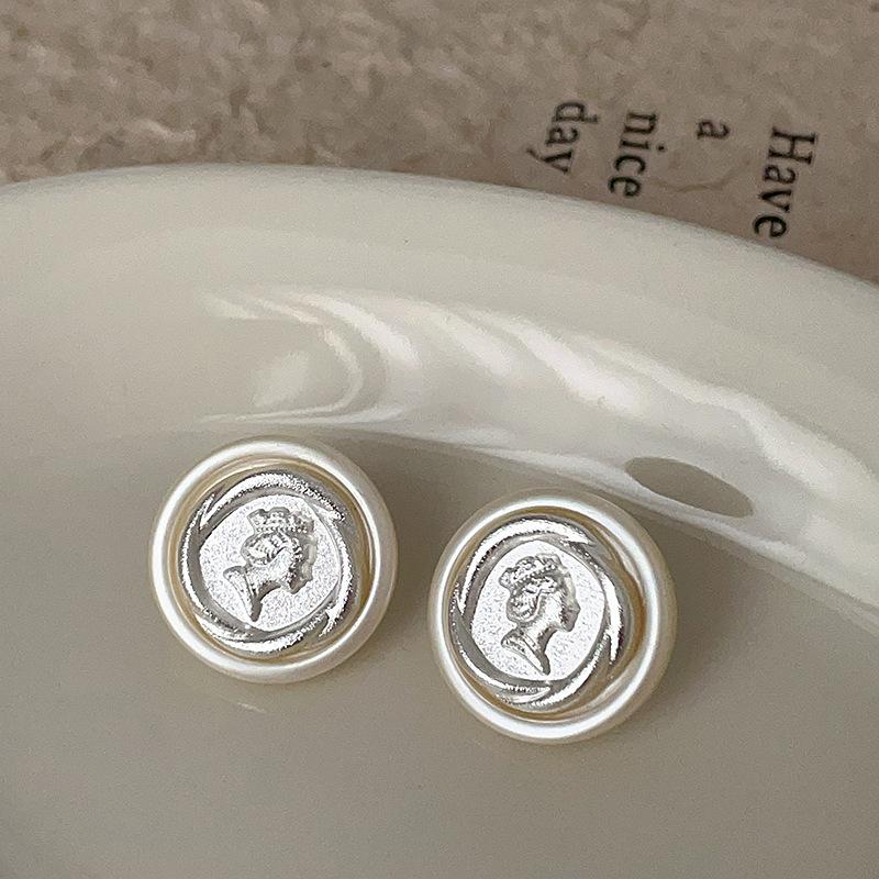 

Французские ретро-серьги-гвоздики с камелией, женские нишевые уникальные индивидуальные модные тенденции, темпераментные универсальные серьги