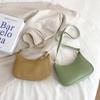 Eine modische DAMEN Tasche Unterarmtasche