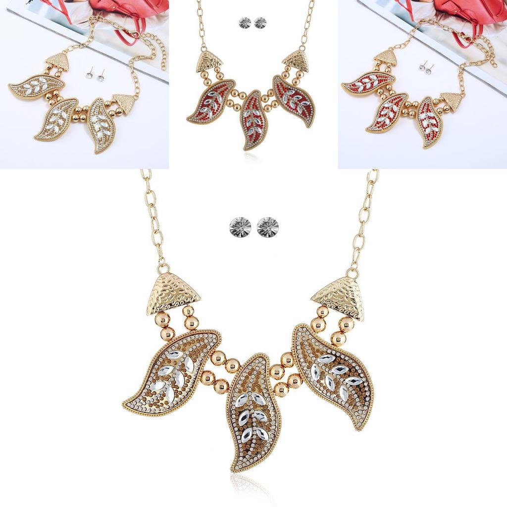 Retro Geometric Pendant Necklace Chain With Electroplated Finish For Artsy Women