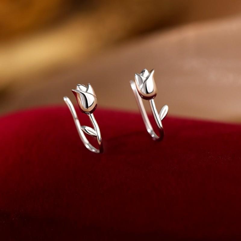 2024 Trend: Silver Needle Tulip Light Luxury Stud Earrings for Women – Comfortable for Sleeping