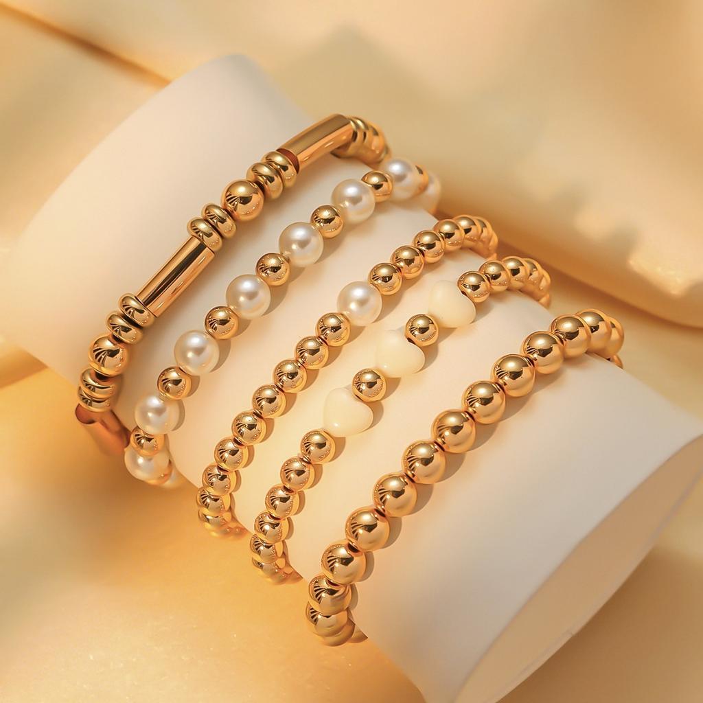 5Pcs Gold Bead Stackable Bracelet Set White Heart Faux Pearl Elastic Beaded Bangles Elegant Daily Jewelry for Women
