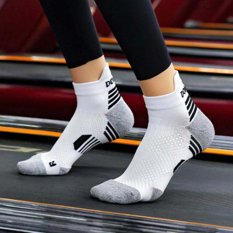 Men Running Ankle Socks Towel Bottom Athletic Breathable Moisture-wicking Outdoor Cycling Basketball Marathon Sports Socks Women