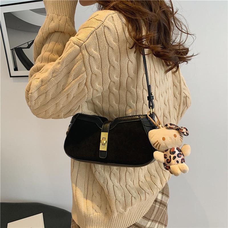 This year, the popular retro matte small bag women's 2025 new autumn and winter versatile messenger bag shoulder underarm bag