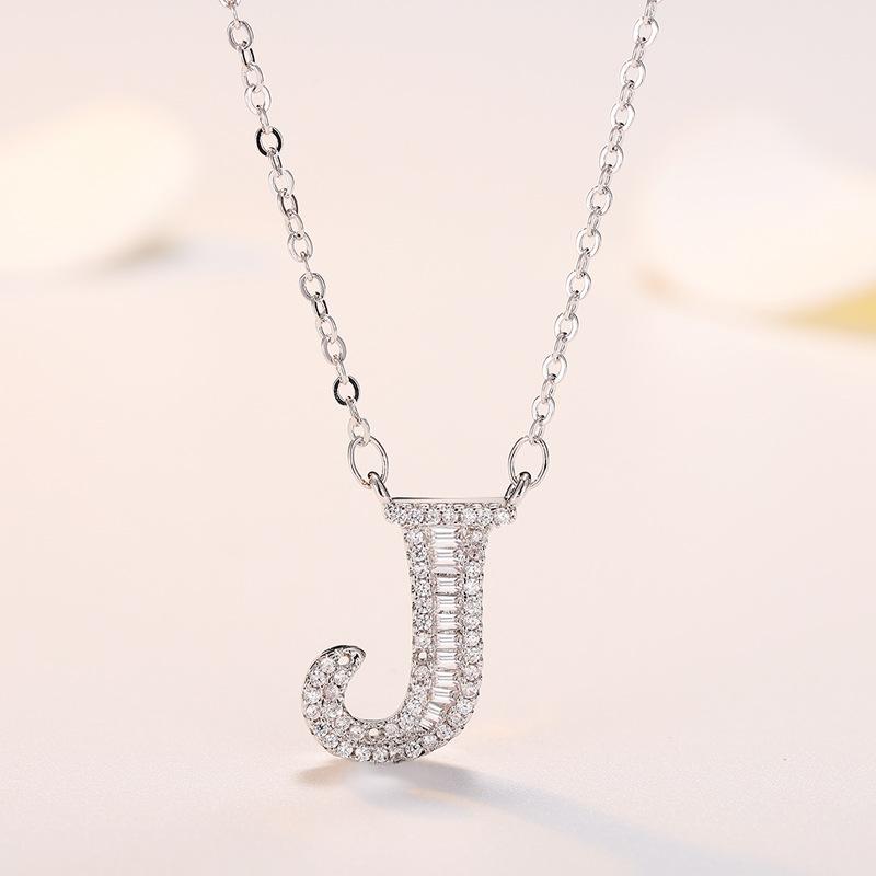 

Намисто з 26 англійських літер [Copper electroplated platinum]