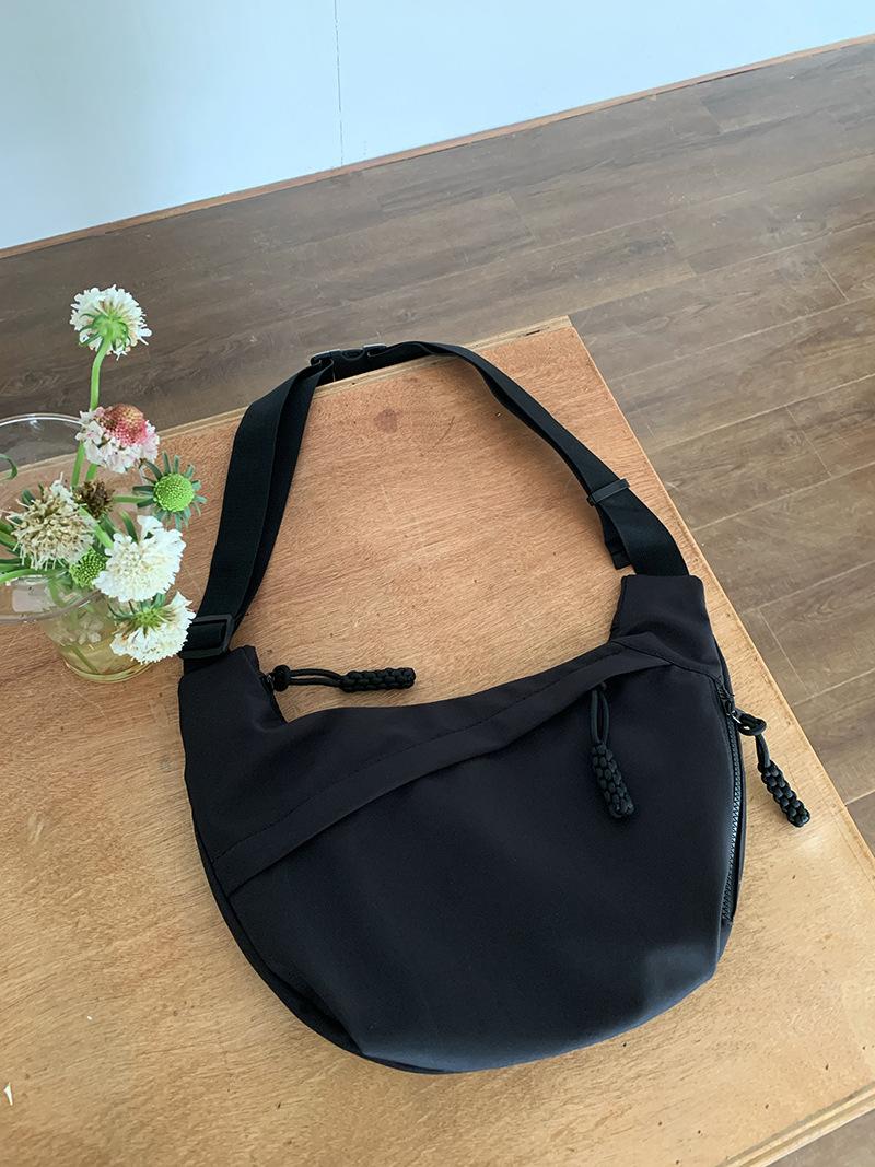 

Korean Simplified New Moon Bag Fashionable Design Wheat ear Cross Body Bag Versatile High end Single Shoulder Dumpling Bag 17 23 4cm чёрный