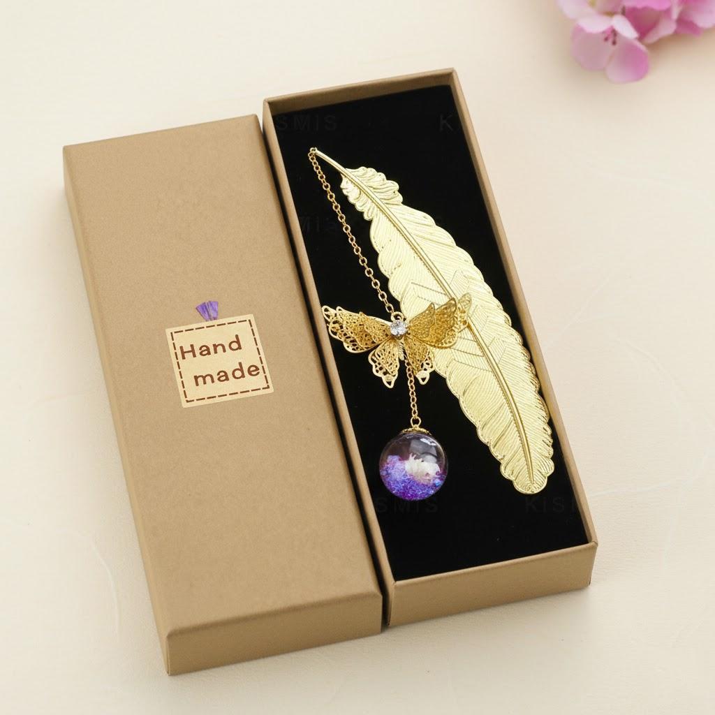 

Elegant Metal Feather Bookmark Gift for Women Book Lovers Teachers Moms Birthday Christmas Present Reading Accessories