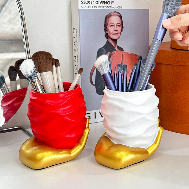 Creative Hand-Held Heart Makeup Brush Cylinder Home Storage Ornament Office Desktop Decoration Makeup Brush Organizer Gift