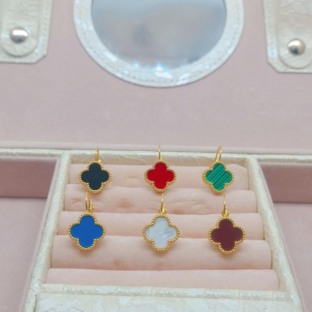 Náušnice čtyřlístek Módní náušnice ze slámy pro štěstí Dámské náušnice z nerezové oceli Vintage zapínání náušnic