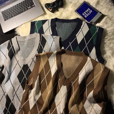 Men's Versatile V-Neck Diamond Check Sweater Vest - Spring/Autumn Unisex Style