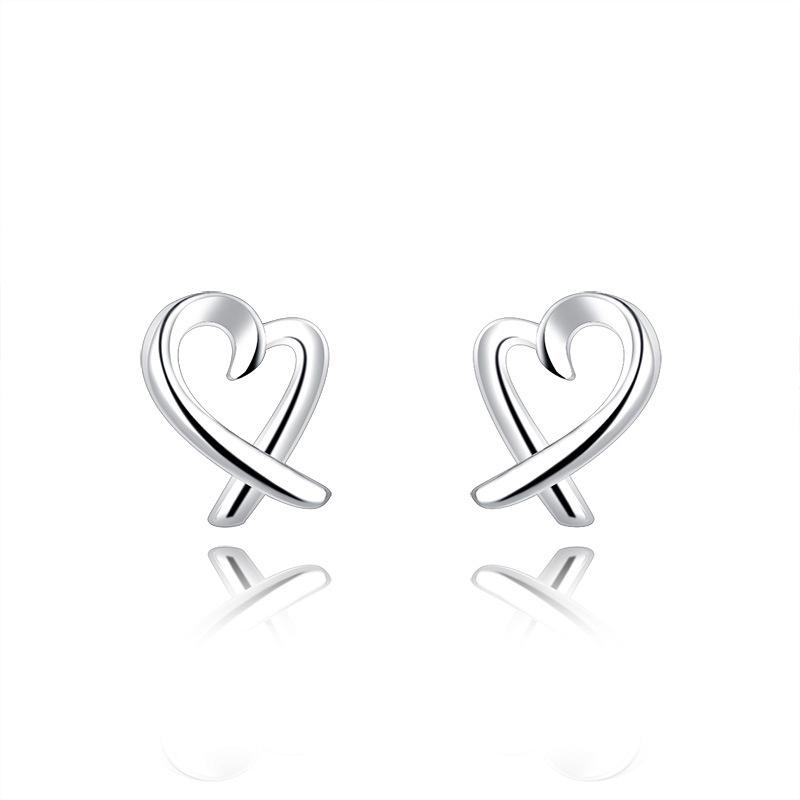 Simple And Elegant Hollow Heart-shaped Earrings Trendy Japanese Ear Jewelry Wholesale