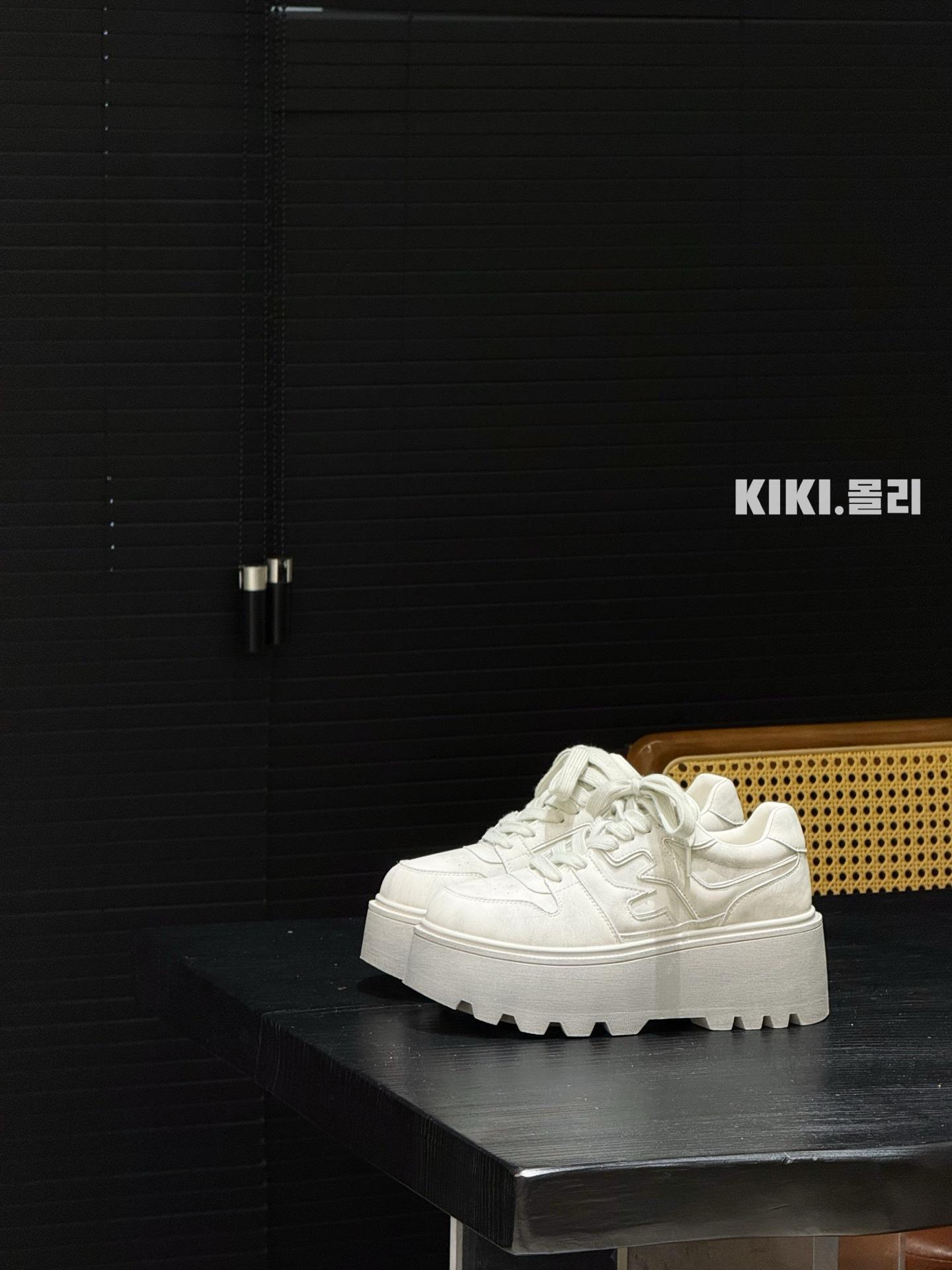 

European Station leather platform white shoes women s 2025 autumn new muffin sole heightening lace-up casual versatile board shoes 35