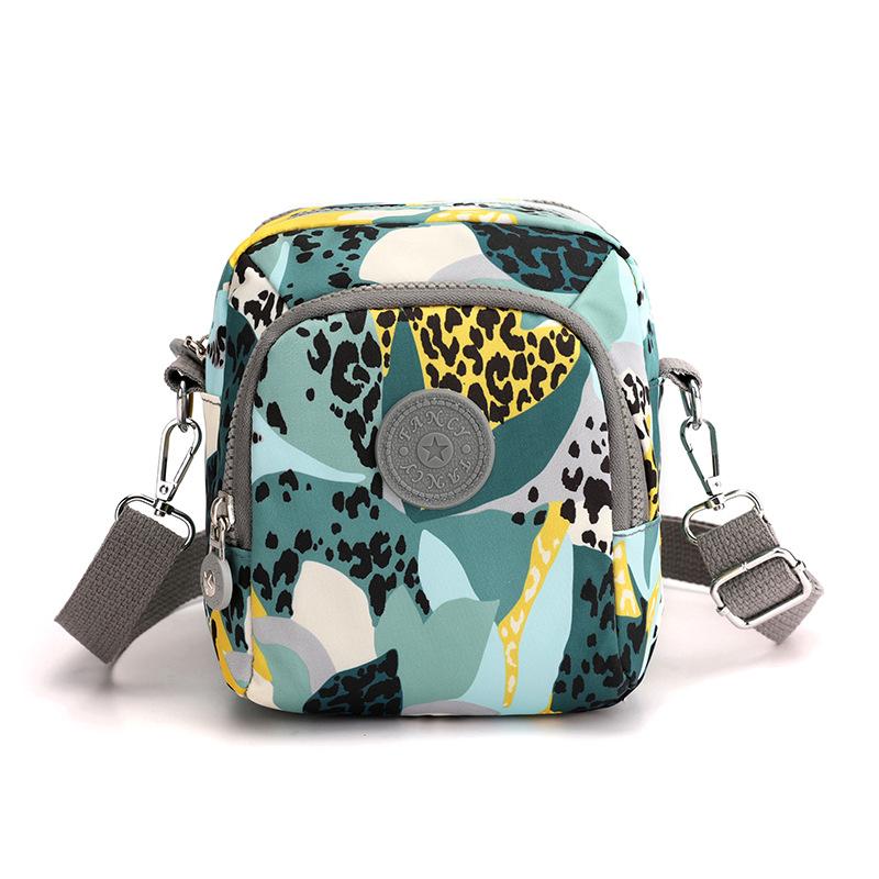 

Новая женская минималистская сумка через плечо FashionableCasual легкая маленькая сумка универсальная многослойная граффити женская диагональная сумка через плечо Trendy 15x10x18cm