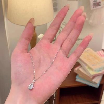 Elegante Zirkon Wassertropfen Halskette: Damen Luxus Schlüsselbeinkette Anhänger mit High-End Design