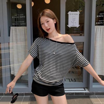 Retro Color-blocking Striped Off-the-shoulder Short-sleeved T-shirt for Women In Summer, Loose and Slimming, Hot Girl Off-the-shoulder Top