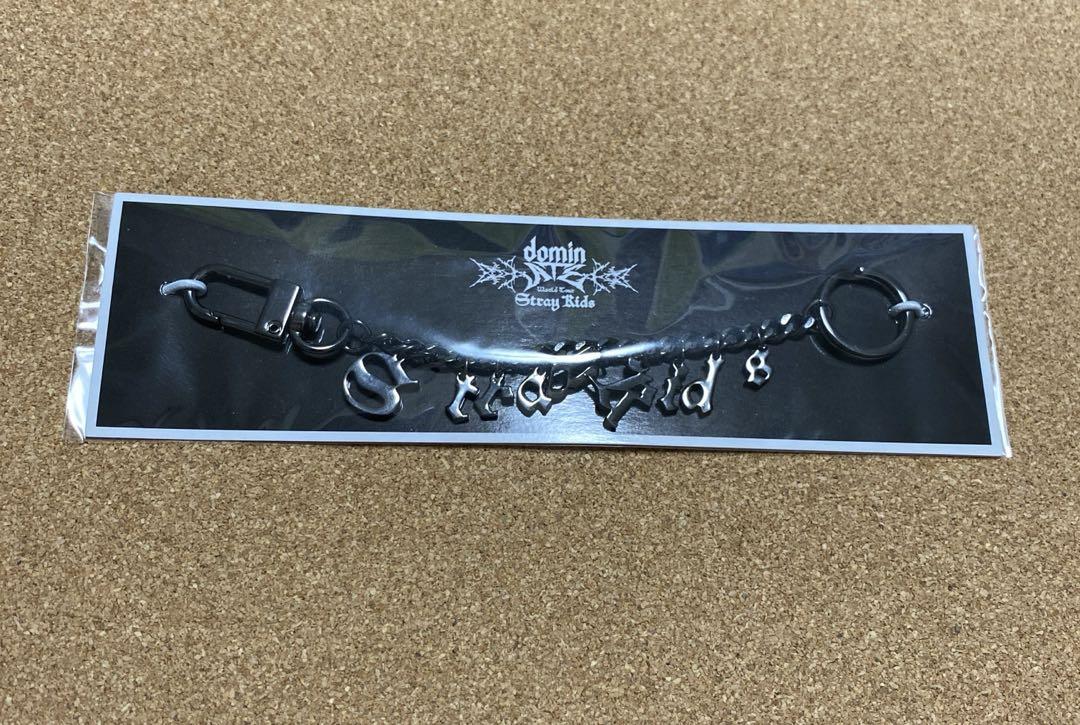 

[Б/У] Stray Kids DominATE Брелок A