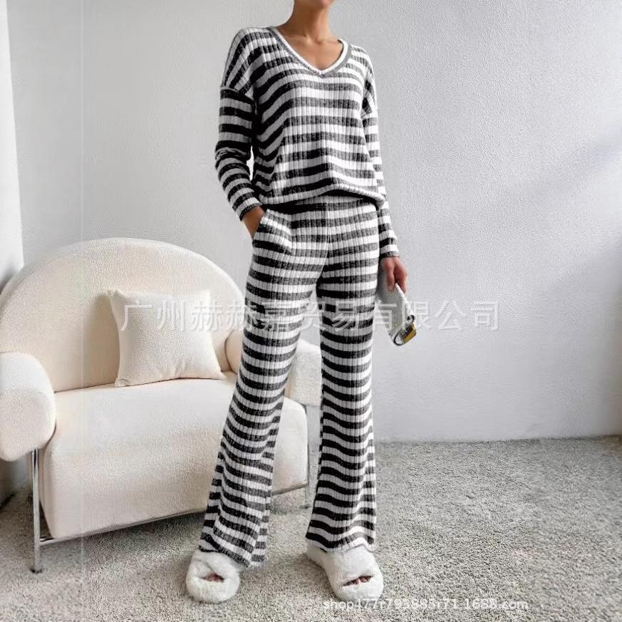 Cross-border Two-piece Set Women's 2025 Autumn New Fashion Casual Straight-leg Pants Temperament Loose V-neck Pit Strip Knitted Cover