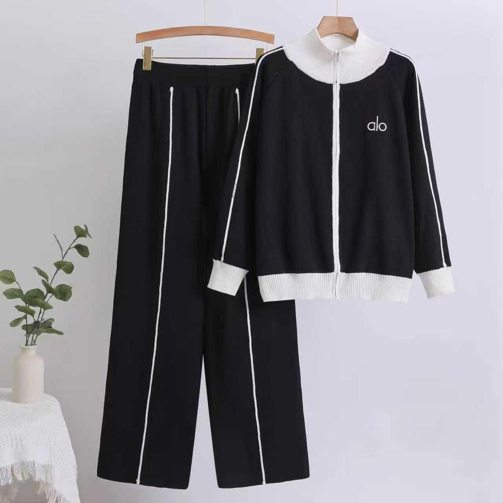 Women's Versatile Color-Block Knit Suit: Age-Defying Stand-Collar Jacket & Wide-Leg Pants Set