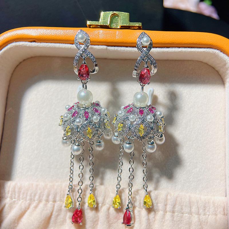 Mode 925 Silber Nadel übertrieben Ohrringe Retro Windspiel Ohrringe Quaste simulierte Perle Glocke Ohrringe weiblich