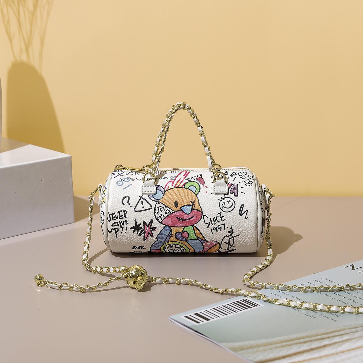 

Женская цилиндрическая сумка-мессенджер в стиле граффити 2025 года с рисунком медведя и букв