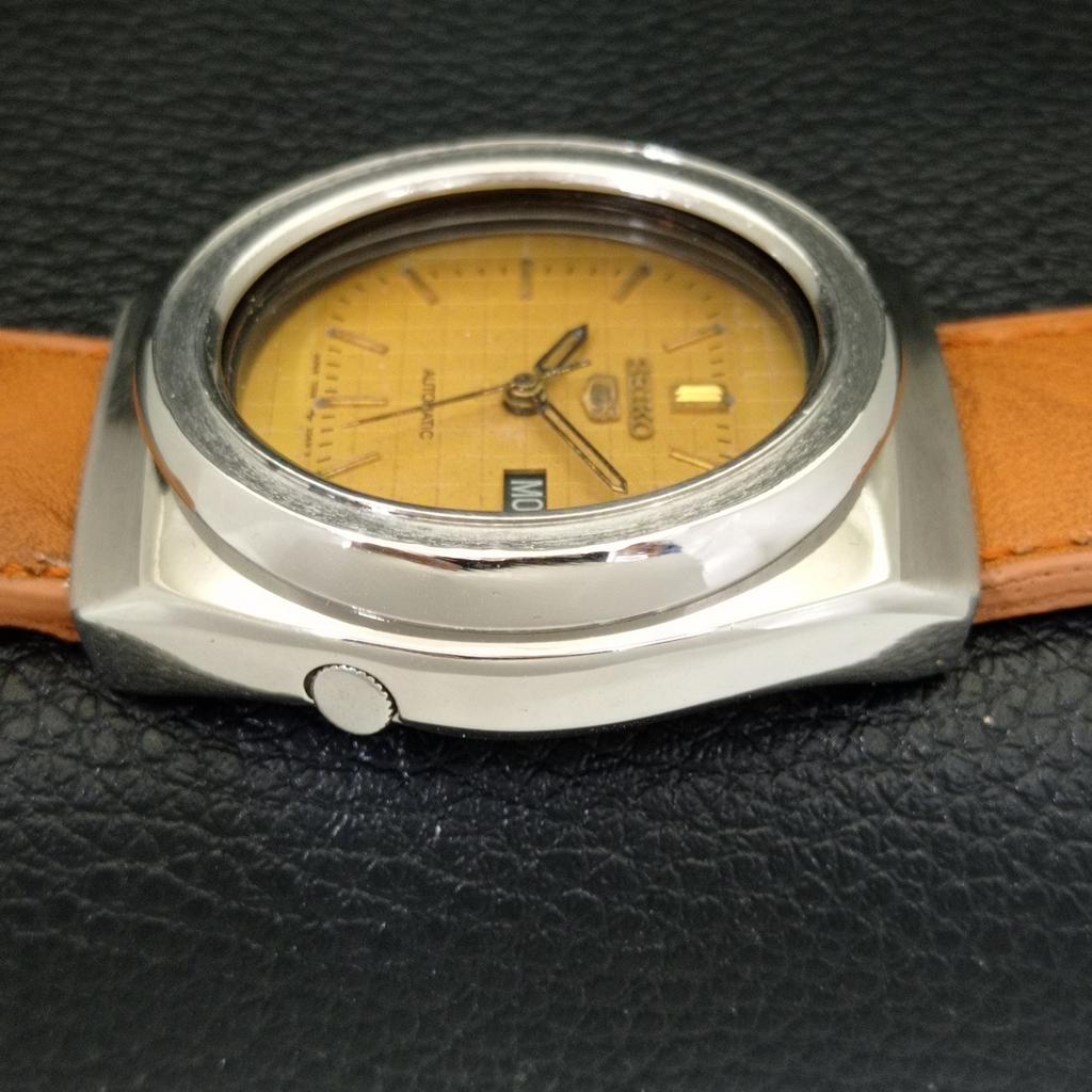 VINTAGE SEIKO 5 AUTOMATIC JAPAN MENS ORIGINAL DIAL WATCH a702371-5