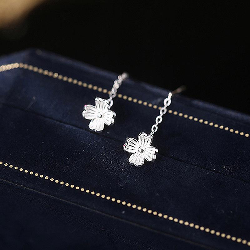 Four-Leaf Flower Earrings For Women'S Fashion And Creativity, Literary And Fresh, One-Piece Delivery, Lucky Four-Leaf Clover Earrings, Ear Chains.