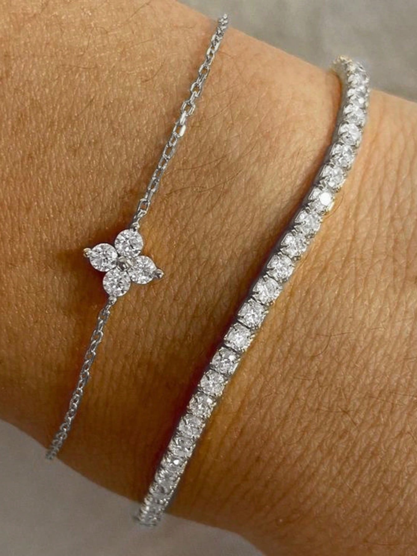 

2pcs Simple Cubic Zirconia Flower Water Chain Women s Bracelet Set Daily Office Jewelry